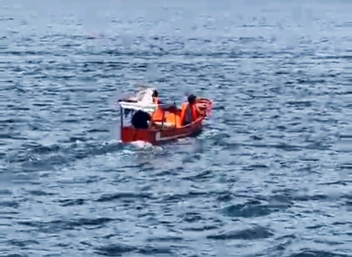 Arif Belum Ditemukan, Warga dan Tim SAR Terus Menyisir Laut Buton Tengah