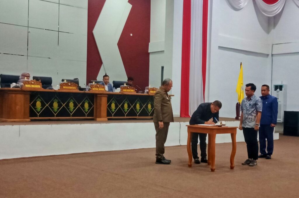 Pemkot dan DPRD Baubau Sepakati Raperda APBD 2026