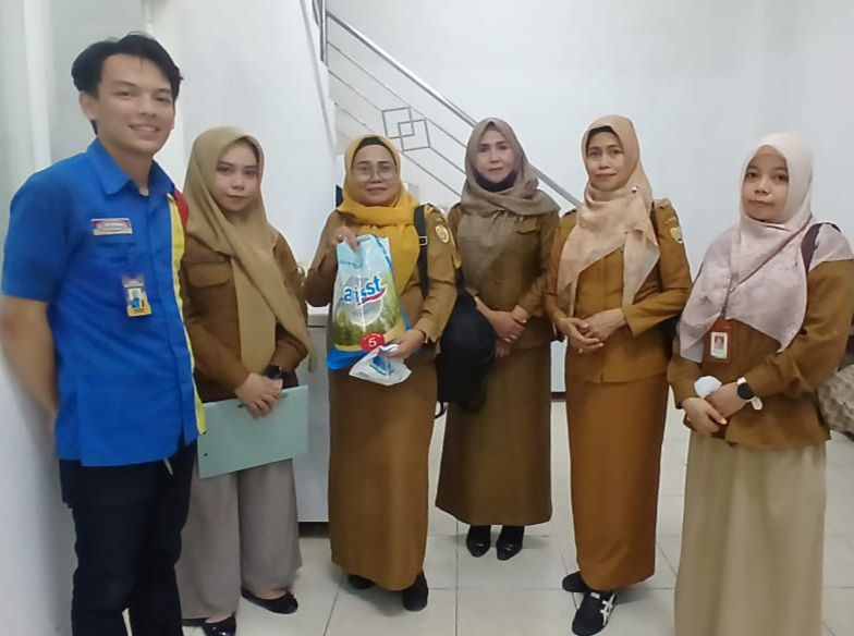 Distan Baubau Kirim Sampel Beras Indomaret yang Hancur ke OKKPD untuk Uji Laboratorium