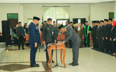 Yusran Fahim Lantik dan Rotasi Pejabat Pemkot Baubau