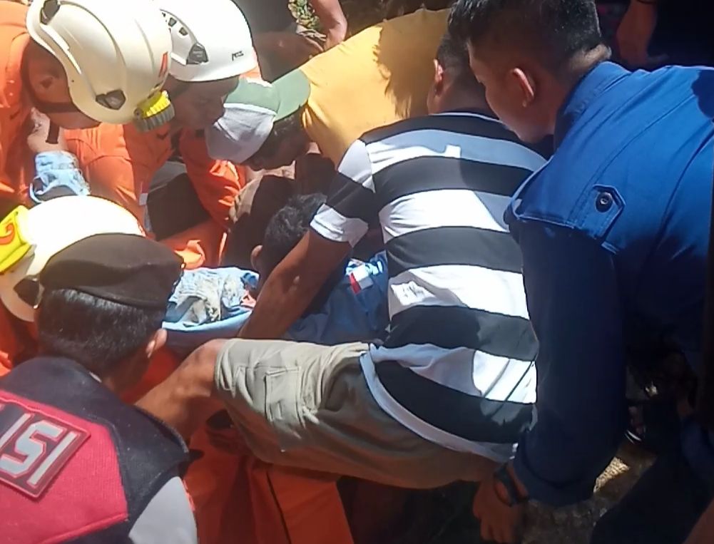 Ekscavator Tertimpa Batu, Operator Tewas di Lokasi
