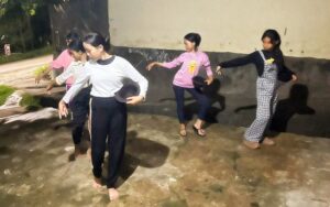 Semangat Berlatih, Siswi SMPN 5 Baubau Bawakan Tari “Ikane Dole” di FLS3N