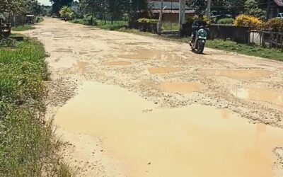 36 Tahun Tak Diaspal, Warga Pongkowulu Keluhkan Jalan Berlumpur