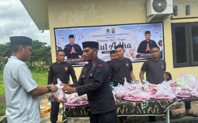 Setahun Menabung, Personel Brimob Sultra Kurbankan 28 Ekor Sapi di Busel