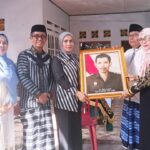Pemkot Baubau Berikan Penghormatan kepada Drs. Moh Kasim saat Pemindahan Pusara