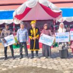 Bupati Afirudin Serahkan Santunan BPJS Ketenagakerjaan pada HUT ke-19 Buton Utara