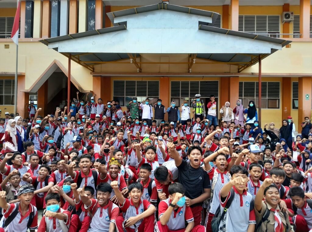 PWI Baubau Gandeng IDI, Edukasi Pelajar Hadapi Kabut Asap